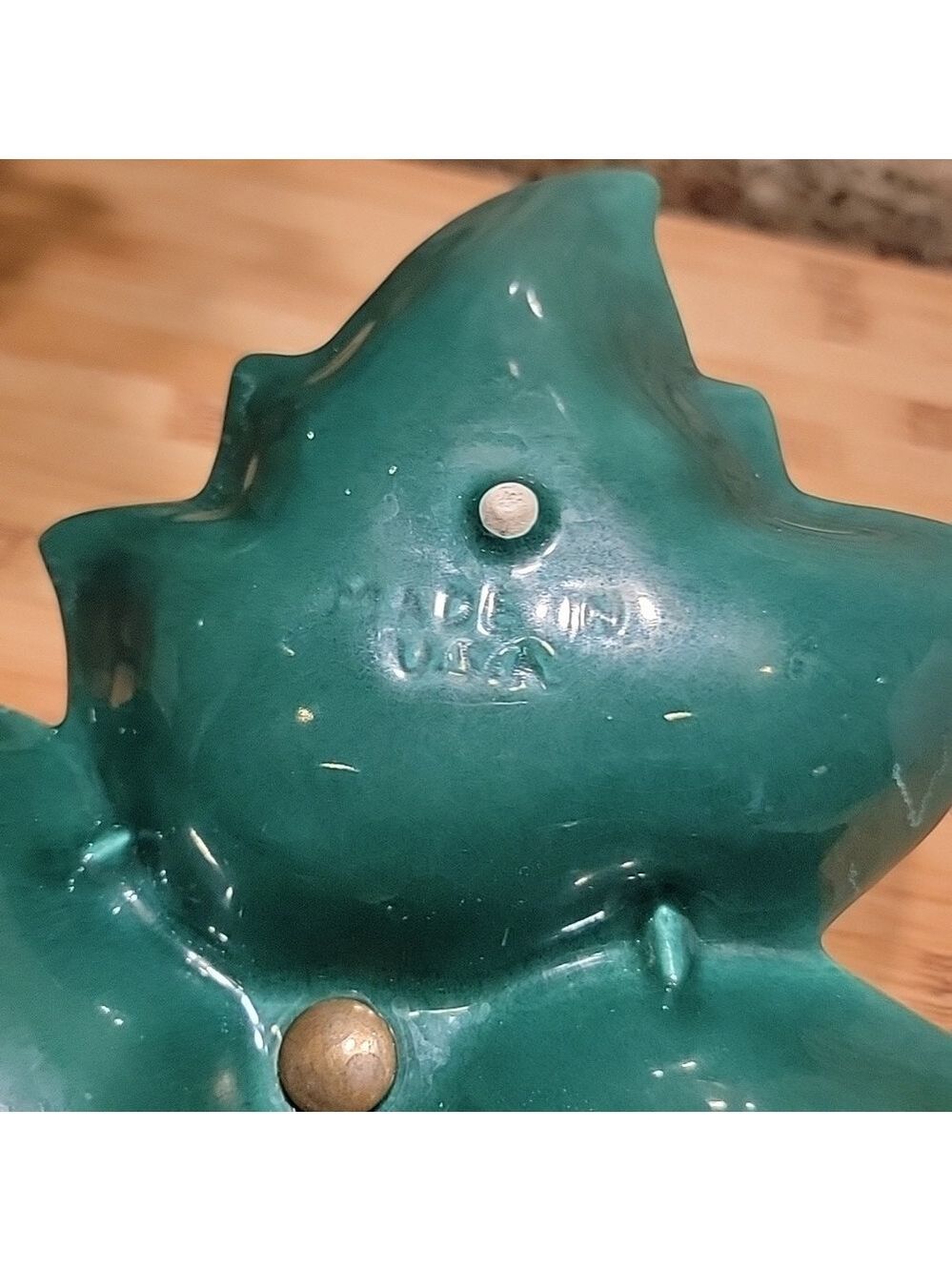 Vintage holiday leaf relish / candy dish - Picture 3 of 5